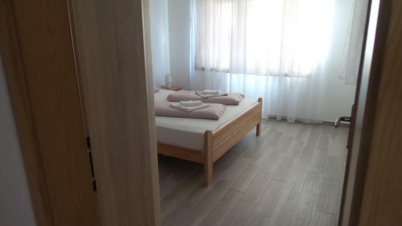 Apartments Antonio Rogoznica  Esterno foto